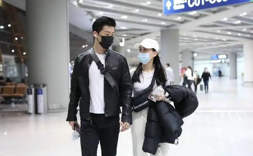 女友是何鸿燊千金,与唐嫣合作剧刚收官,又一新剧官宣,窦骁稳了_窦骁刚