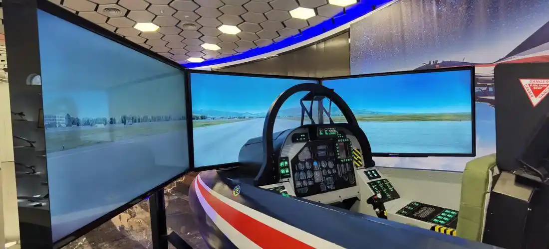 时代丰碑,歼-10值得所有中国人为它骄傲!_座舱盖