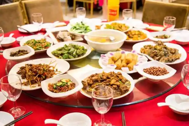 去饭馆吃饭,懂行人从不点这3道菜,饭店员工:老板自己都不吃!