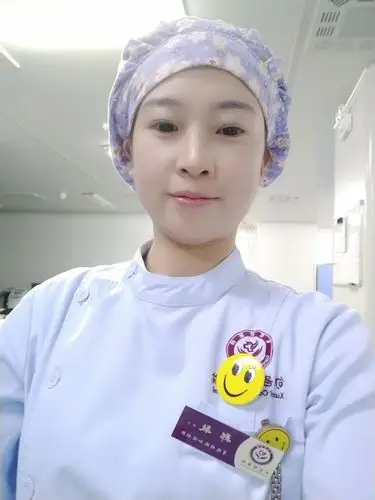 第107届国际护士节 旬邑县医院最美护士 郑敏
