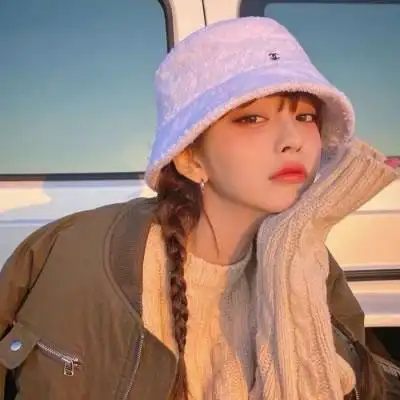 意境ins时尚高冷女生头像