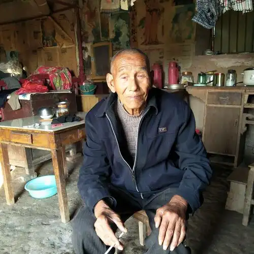 苏北瞰金秋一一田野农家,老人孩子