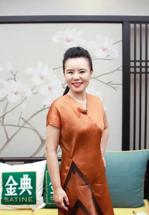 简介:龚琳娜曾一鸣歌手2019高清图片,分享一组龚琳娜图片给大家,图中