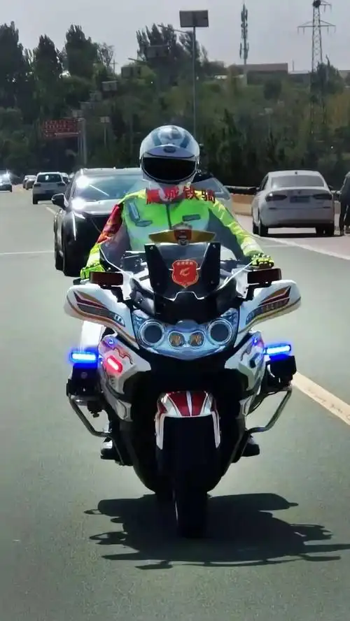 国庆节完美完成任务#嬴城铁骑 #国宾650 #摩友 - 抖音