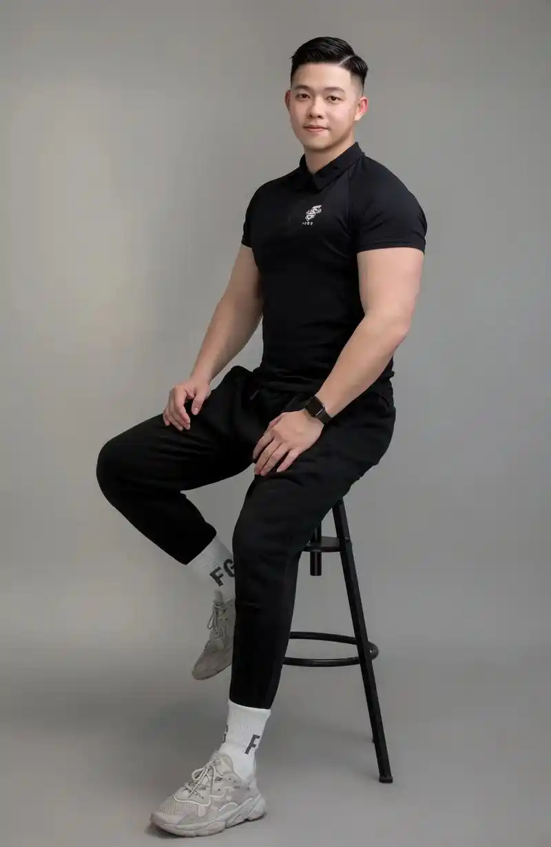 教练们的形象照 你希望哪一个带你训练呢 欢迎预约上体验课#健 - 抖音