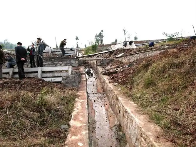 渠拼音(红旗渠拼音)