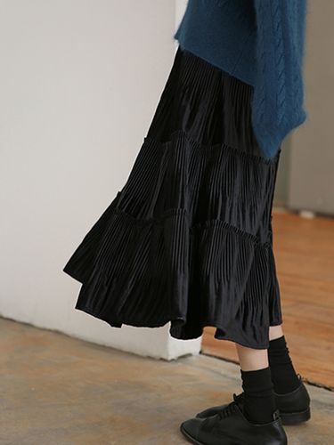 金丝绒半身裙女春秋女装搭配气质中长款高腰显瘦a字百褶黑色长裙