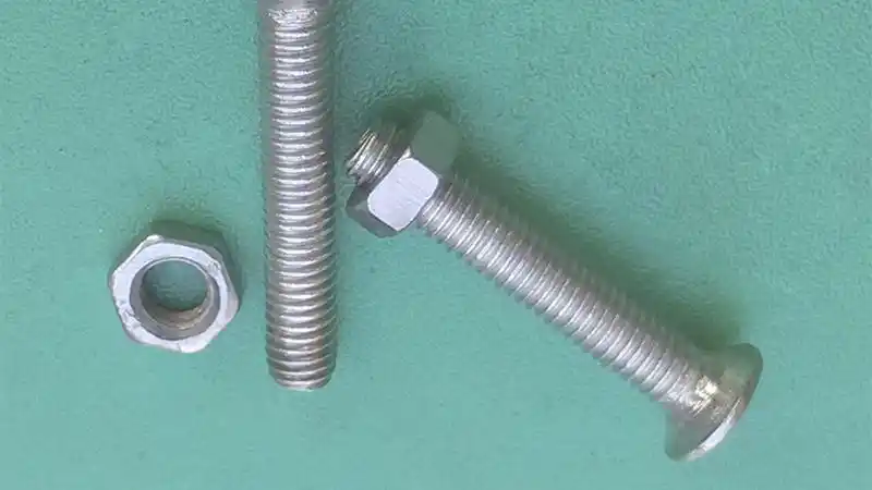 龙骨附件穿心螺丝