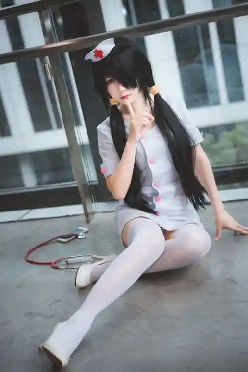 cosplay无下限双马尾白丝护士装cos