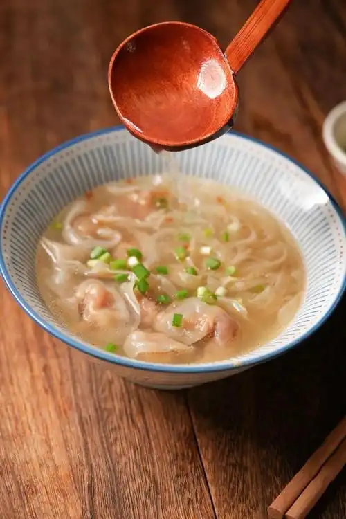 肉燕捞面,纯手工"非遗"美食,连面都是肉做的!