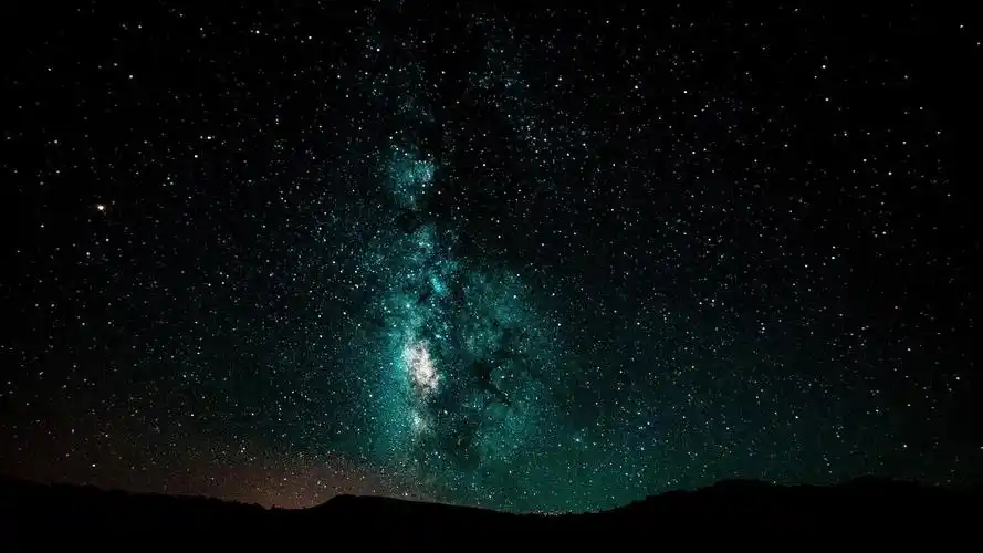 蓝色星空.jpg_奥迪壁纸