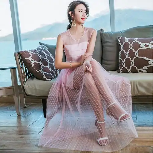 2018夏上新 仙女气质薄纱透视收腰长款百褶气质连衣裙