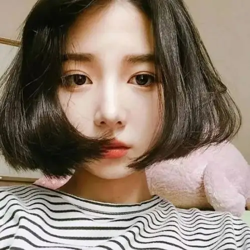 2018齐腮短发发型图片 这款短发发型清新又好看