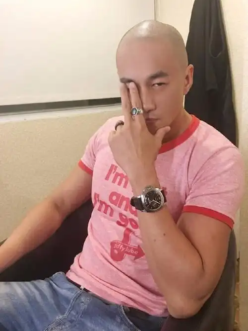 光头是检验帅哥的唯一标准,男明星光头哪家强,坚持为王