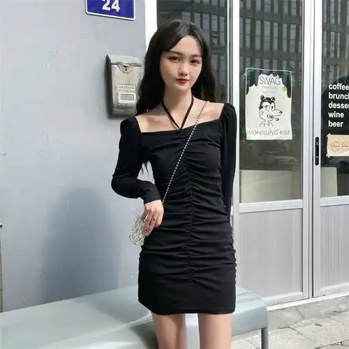 复古赫本长袖女装打底短裙包臀连衣裙早秋内搭法式三木子快时尚