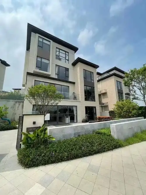 帮朋友转一套佛山三水别墅,美的半岛庄园,购入总价350万,现在特价180