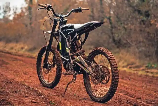 此次实战演习的主要目的在于探索如何在战术上使用电动摩托车,相比