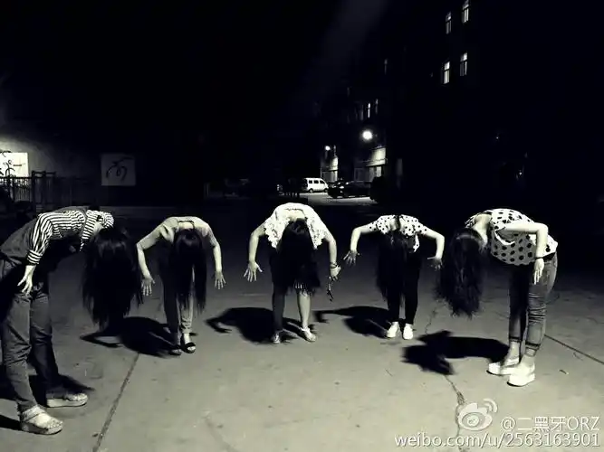 女鬼毕业照图片 海洋大学美女学生拍摄惊悚女鬼毕业照片