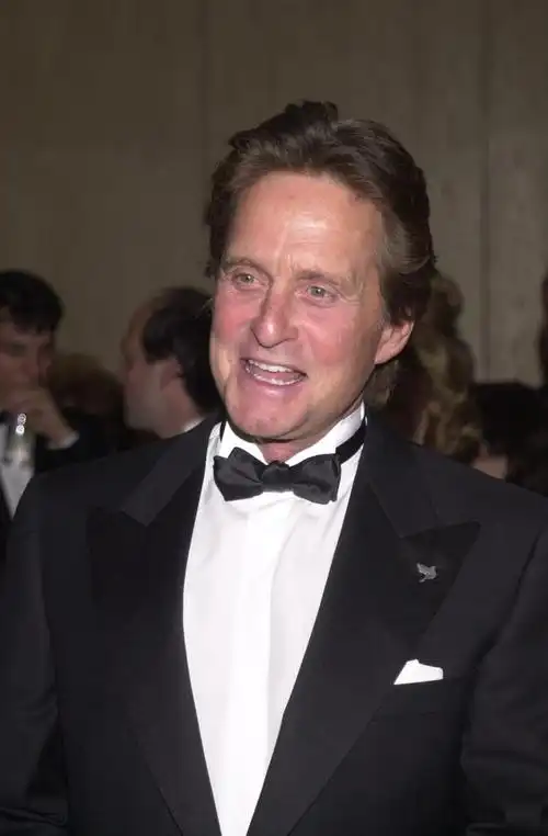 迈克尔 · 道格拉斯