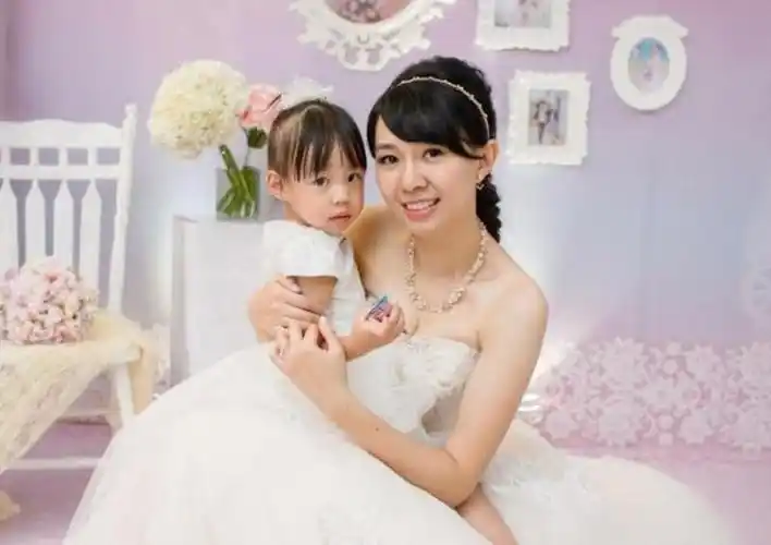 5岁出道,甜歌小天后被传死亡17年,如今生子好幸福