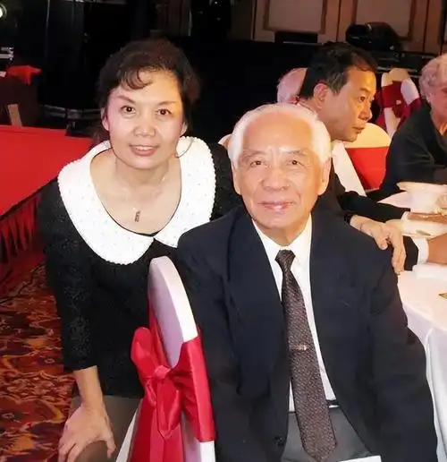 新凤霞之女吴霜人生坎坷嫁高干子弟幸福吗