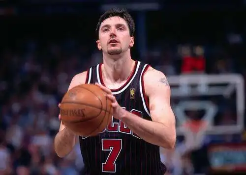 库科奇近日,nba名宿,芝加哥公牛王朝的一员,托尼·库科奇,参加了nba