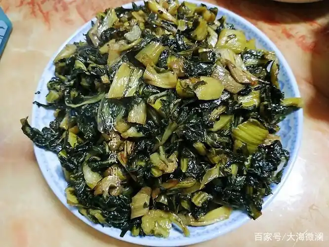 霞浦早餐:油条加红薯粥加小咸菜,地道的农家饭菜,简单又好吃