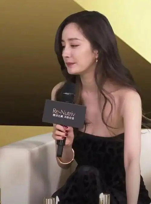 杨幂的身材有多炸?不愧是大幂幂|上头条_网易订阅