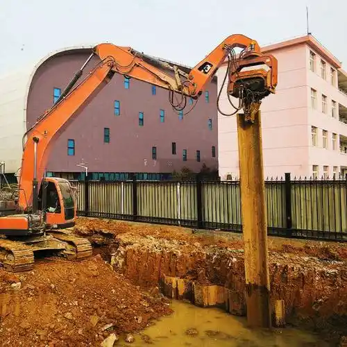 高频振动水上光伏打桩机打钢板桩机器光伏地基打桩锤盛祥顺