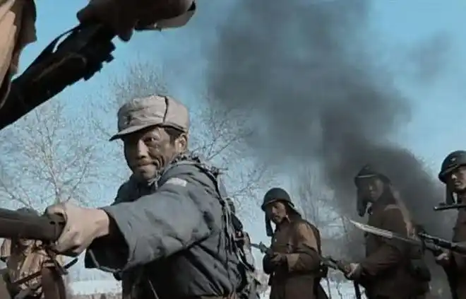 新老《亮剑》龙套演员王喜奎对比,一个壮烈牺牲,一个自报家门