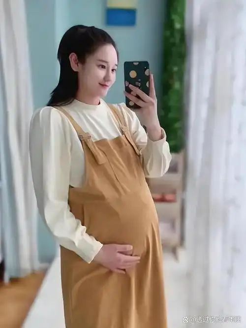 恭喜!香港豪门千金怀孕九月临盆在即,晒孕肚照获赞最美孕妇