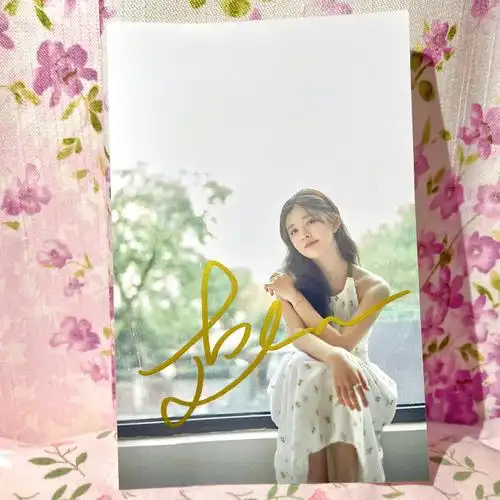 赵露思#去年给ks小露毛送了签名照,不能厚此薄彼所以今年送vb大露毛