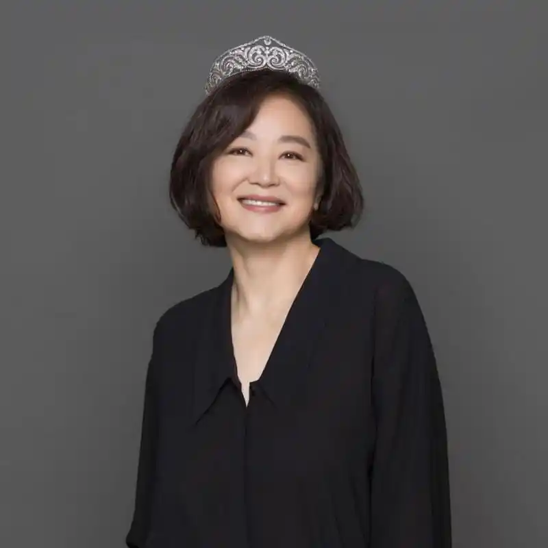 68岁林青霞近照.