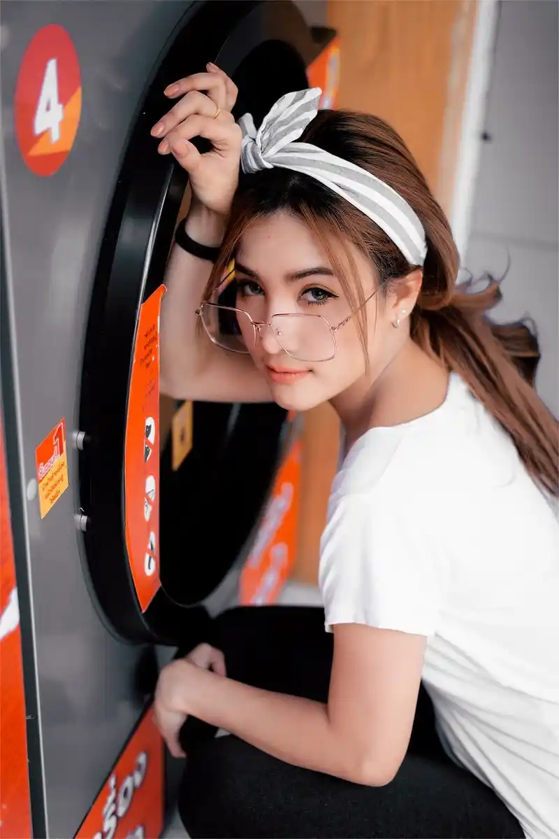 中外混血美女,同时拥有中国女性的柔美,和西方热情奔放两种性格