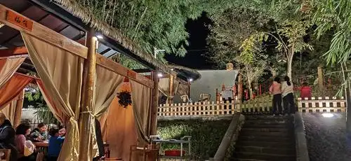 【美篇】:《成都市郫都区广福村泥巴小院~迷人夜景》～影迹天涯【朱】