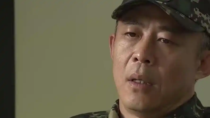 火凤凰:叶寸心父亲身份有问题,本不能再服役,首长的决定太给力