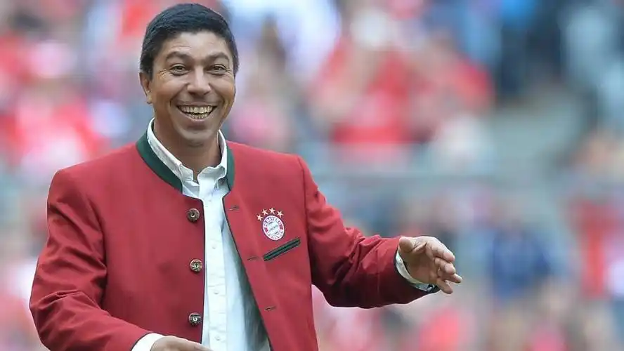 宣布三位队史传奇球星出任俱乐部形象大使,他们分别是47岁的利扎拉祖