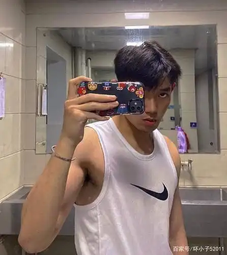 21岁身高178cm上海海事大学,学开船的小哥哥!