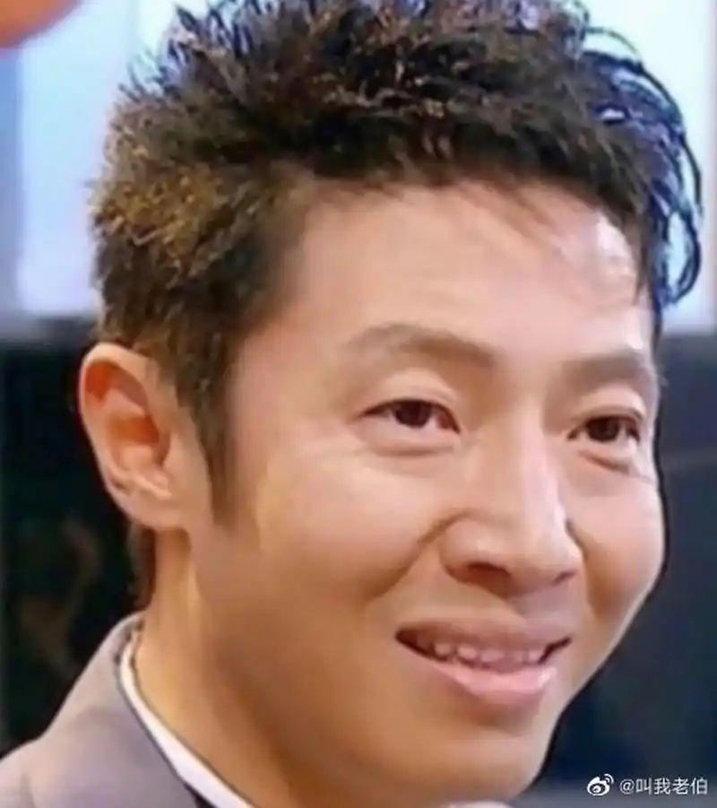 一直知道撒贝宁年轻的时候有点帅,但是没想到这么帅