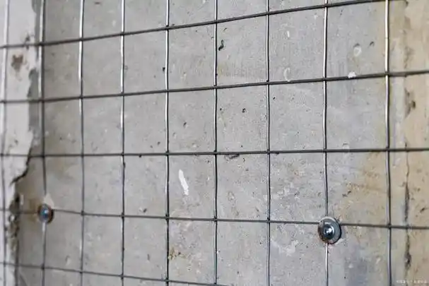 墙面挂网抹灰的施工做法