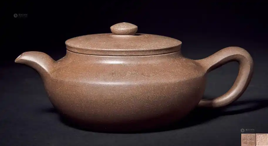 0320近代陈寿珍制紫砂汉扁壶