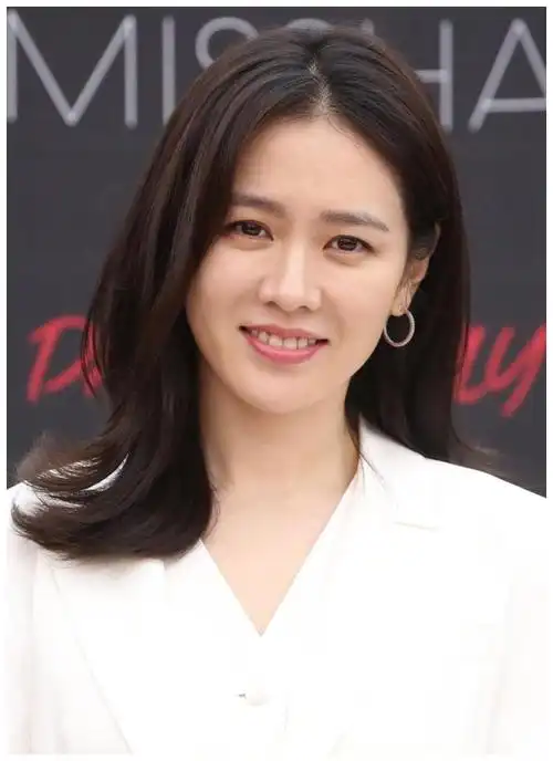 韩国7位笑起来超美的笑眼女星你最心动哪一位