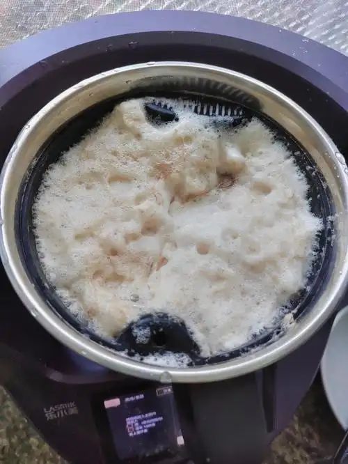 洗出来的肉水是这么脏排骨却很嫩好吃