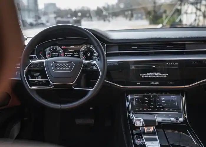 实拍奥迪a8l霍希版:搭3.0t v6动力!挑战d级行政轿车"一哥"?