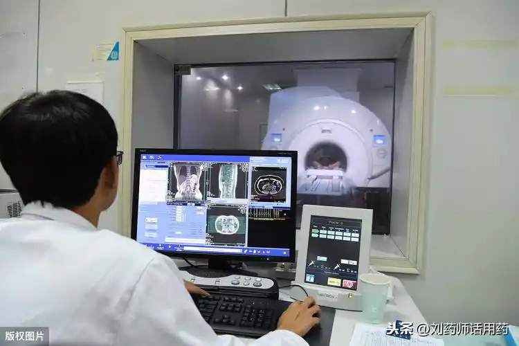 肺部做ct多少钱(肺癌影像学检查是选择胸片还是ct)