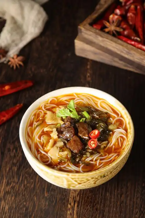 香菇牛肉肥肠米粉