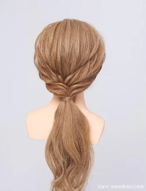 简单几部特色低马尾!