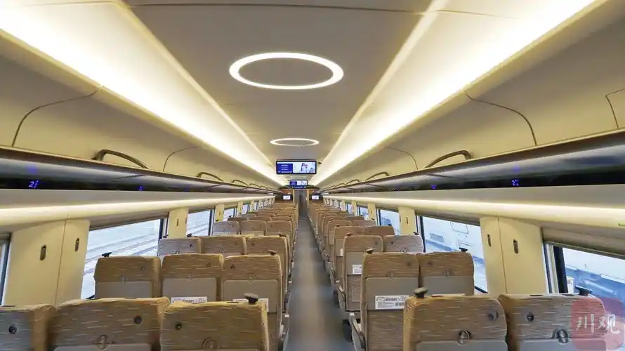 拍客直击丨全新复兴号智能动车组首次在川落户