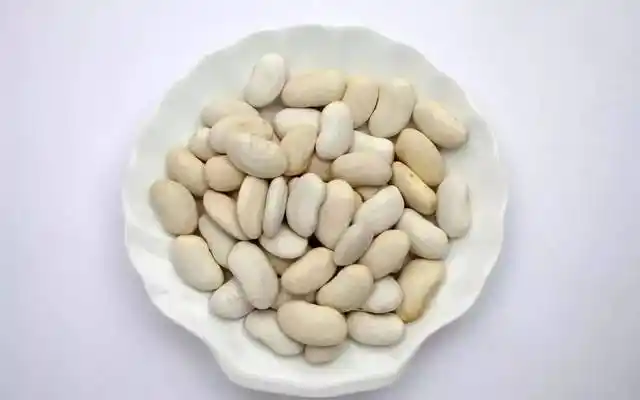 炒熟食用,或用白扁豆煮粥服食,都有裨益.