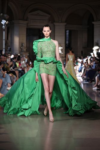 rami kadi 绿色前短后长模特走秀单肩聚会年会红毯酒会晚礼服2023